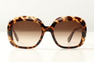 Emmanuelle Khanh Nova 820